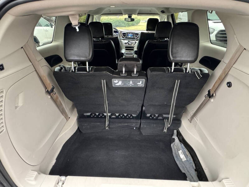 2020 Chrysler Voyager LXi