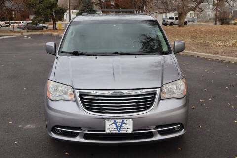2013 Chrysler Town and Country Touring