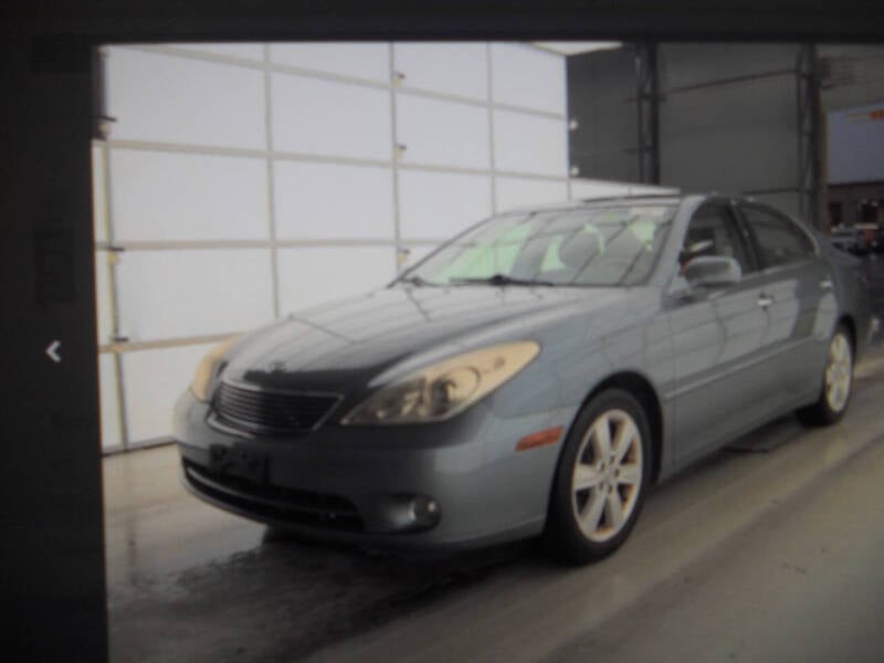 Lexus ES's photo