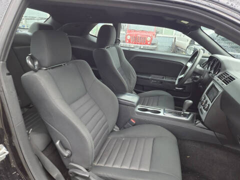 2009 Dodge Challenger SE