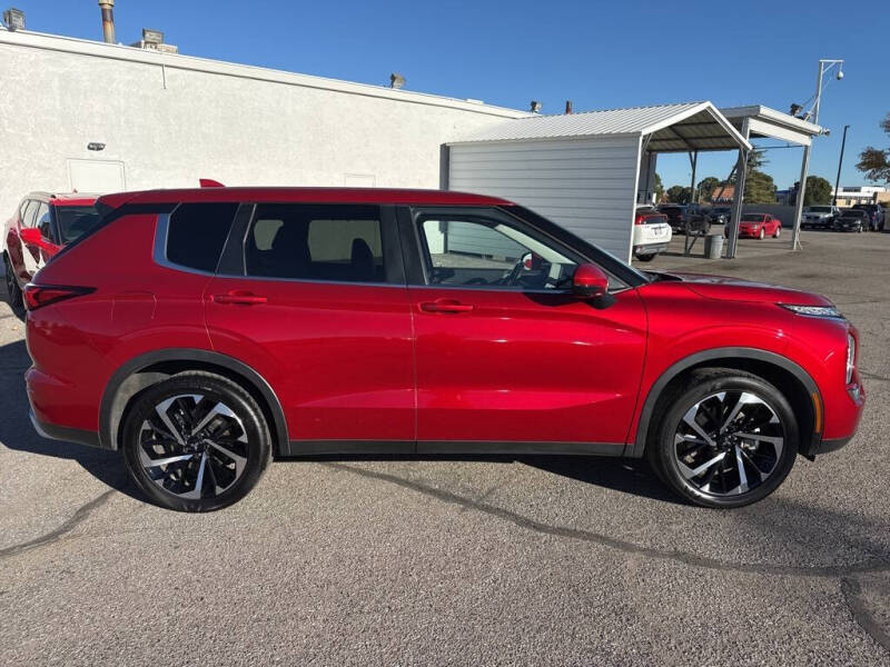 2023 Mitsubishi Outlander SE