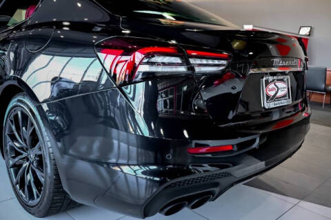 2022 Maserati Ghibli Modena Q4