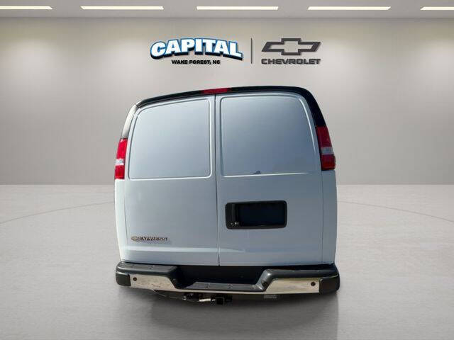 2025 Chevrolet Express 2500