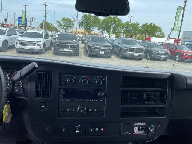 2025 Chevrolet Express 3500