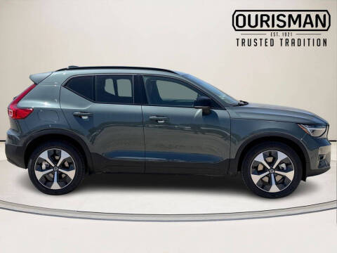 2026 Volvo XC40 B5 Plus