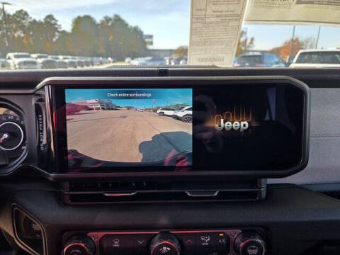 2025 Jeep Gladiator Sport S