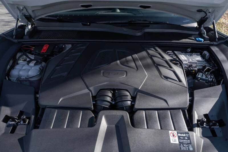 2025 Porsche Cayenne GTS