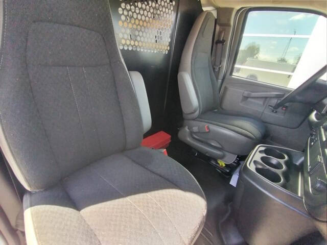 2023 Chevrolet Express 2500