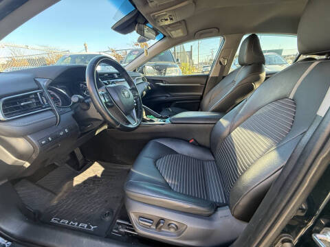 2019 Toyota Camry Hybrid SE