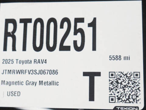 2025 Toyota RAV4 Hybrid XLE