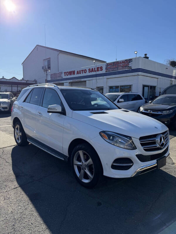 2016 Mercedes-Benz GLE-Class GLE350's photo