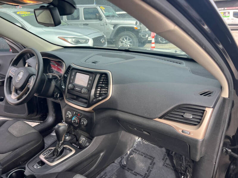 2014 Jeep Cherokee Sport