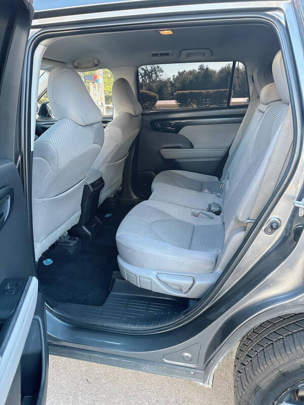 2022 Toyota Highlander L