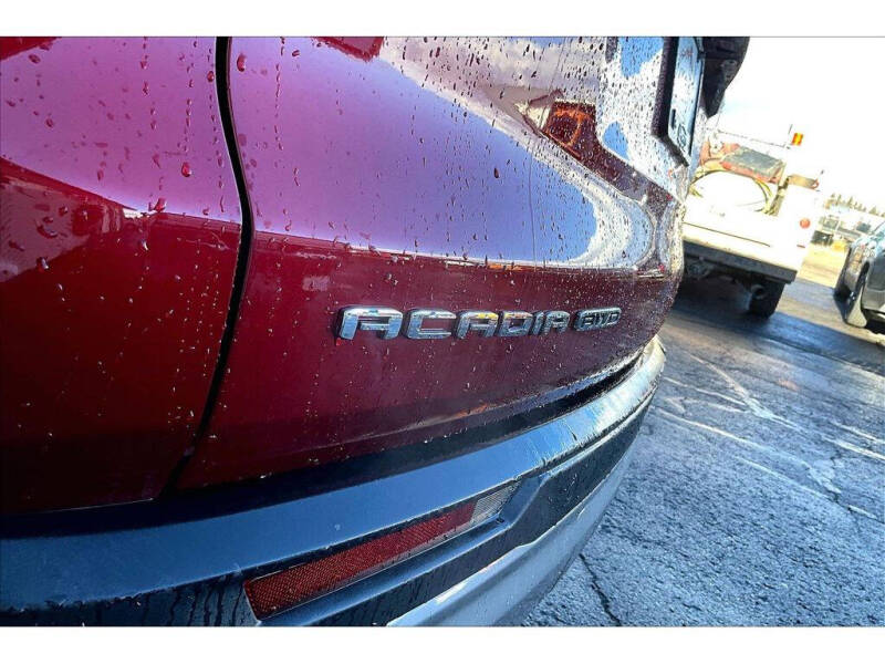 2025 GMC Acadia Elevation