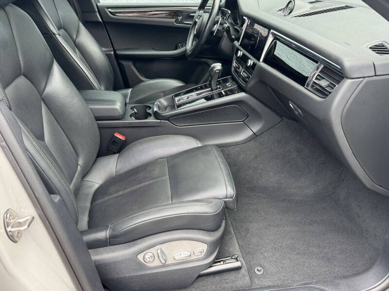 2023 Porsche Macan