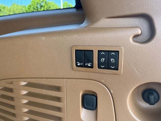 2017 Cadillac Escalade ESV 11