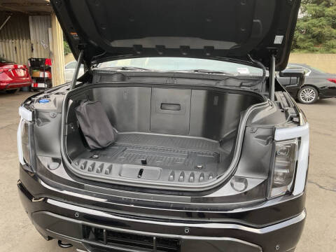 2022 Ford F-150 Lightning Lariat