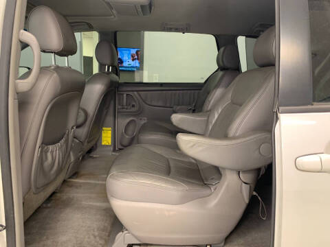 2008 Toyota Sienna XLE