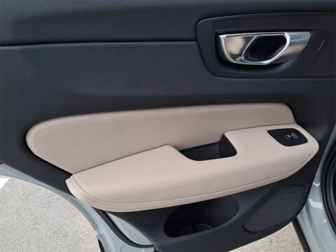 2026 Volvo XC60 B5 Core