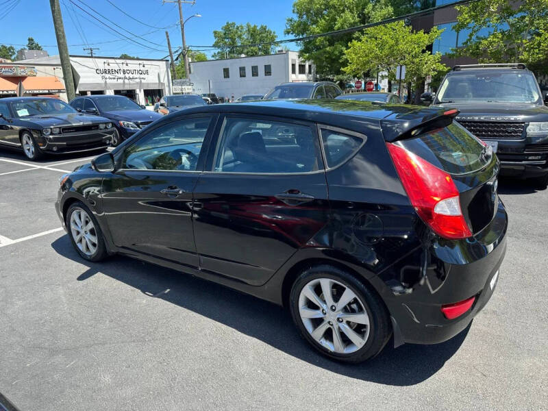 2013 Hyundai Accent SE