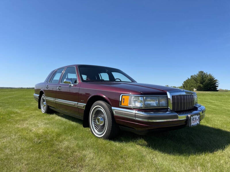1990 Lincoln Town Car's photo