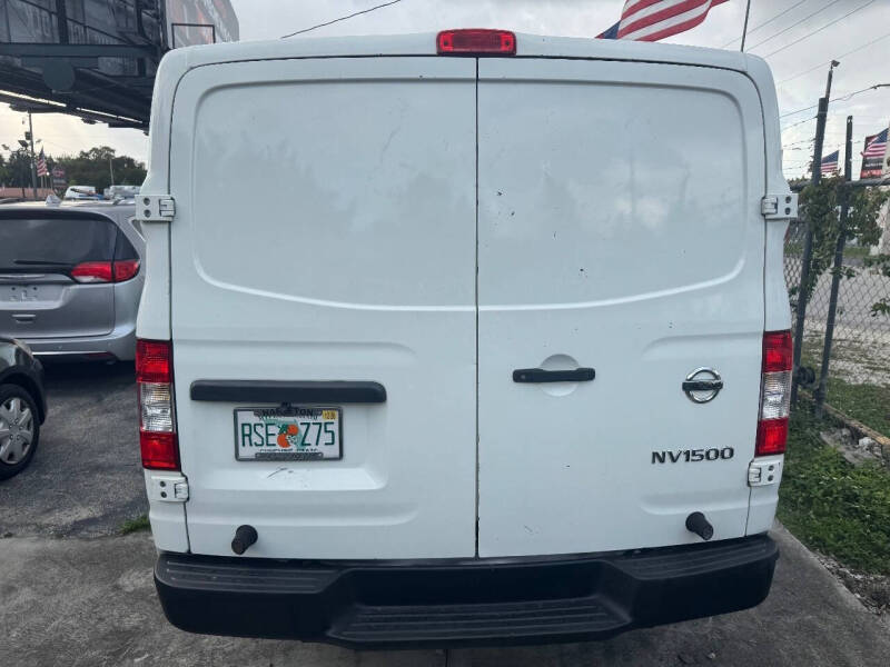 2016 Nissan NV 1500 S