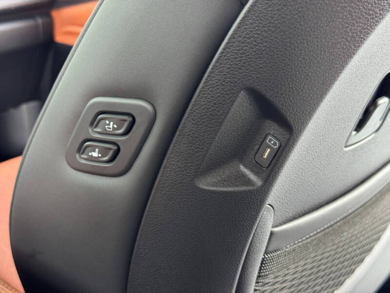 2025 Kia Carnival EX