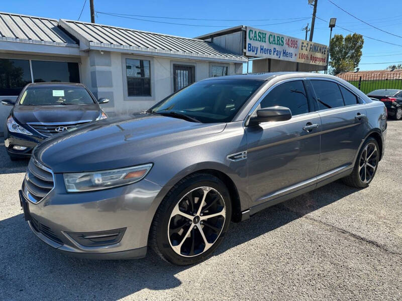 2014 Ford Taurus SEL's photo