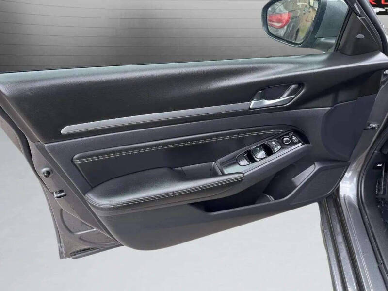 2021 Nissan Altima 2.5 SV