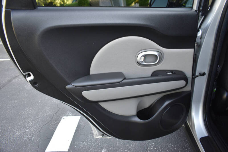 2017 Kia Soul +