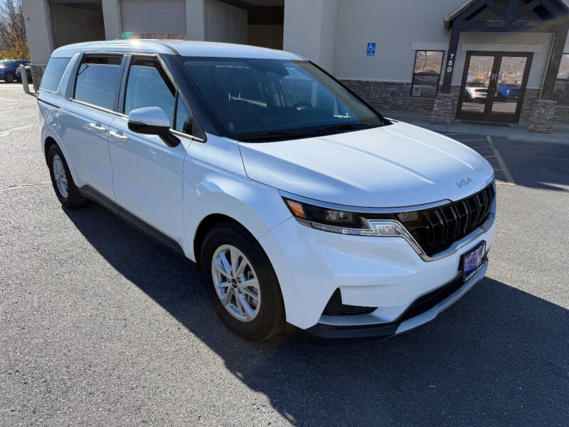 2024 Kia Carnival LX