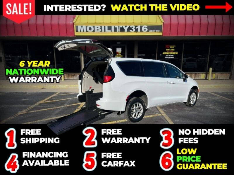 2023 Chrysler Voyager LX