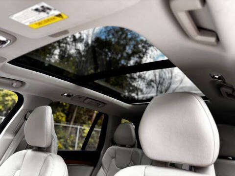 2021 Volvo XC90 T6 Momentum 7-Passenger