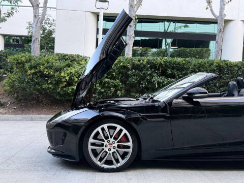 2016 Jaguar F-TYPE R