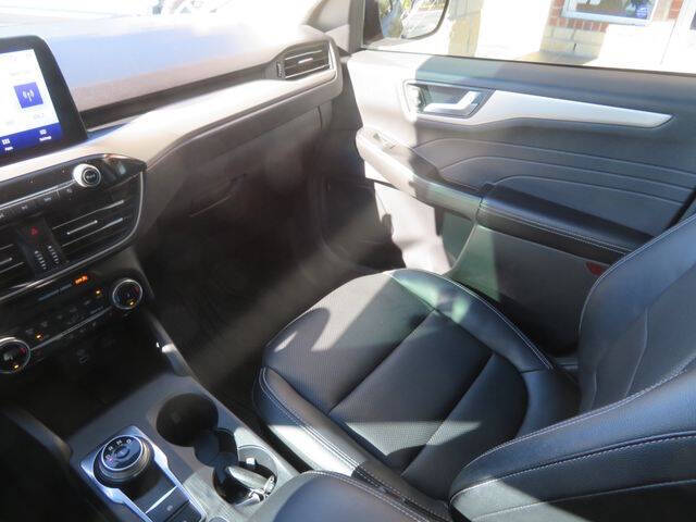 2022 Ford Escape SEL