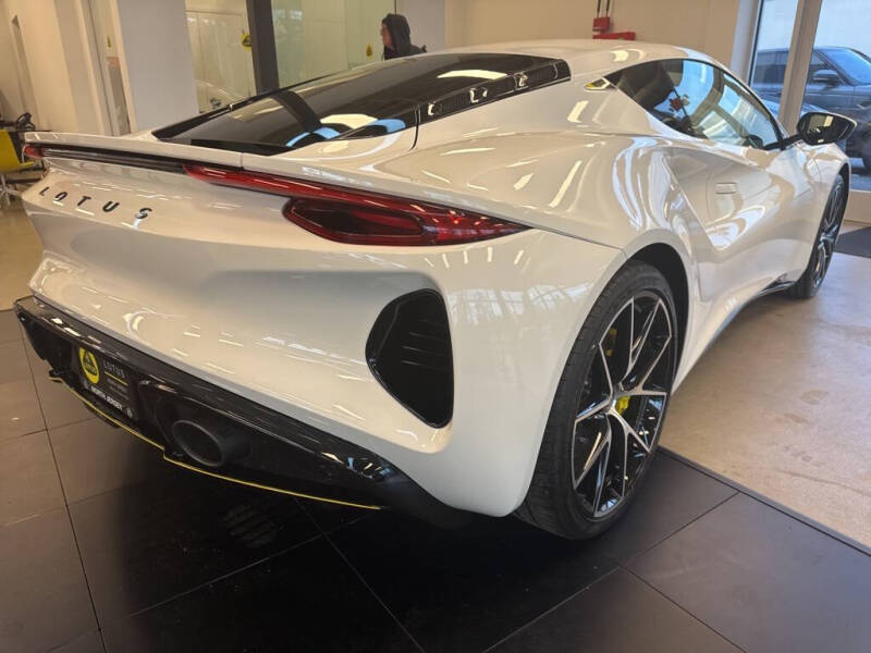 2026 Lotus Emira V6 SE