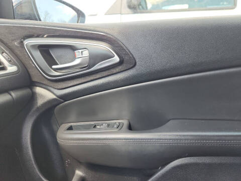 2015 Chrysler 200 C
