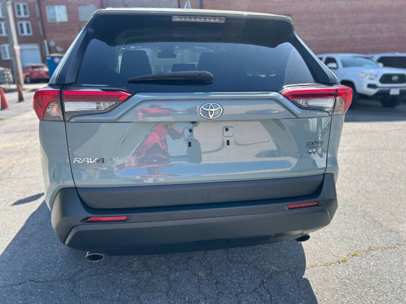2021 Toyota RAV4 XLE