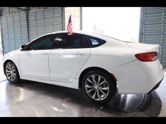 2015 CHRYSLER 200 Sedan - $9,850