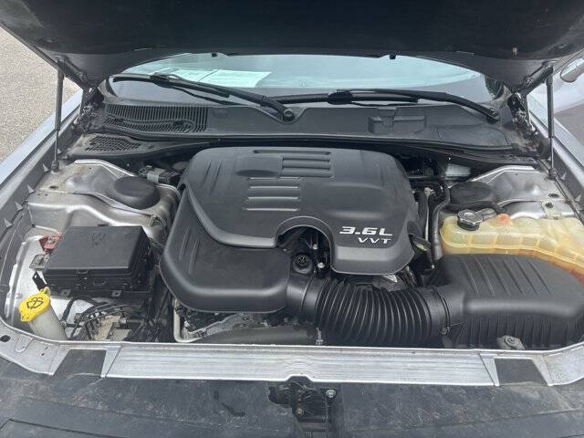 2017 Dodge Challenger SXT Plus