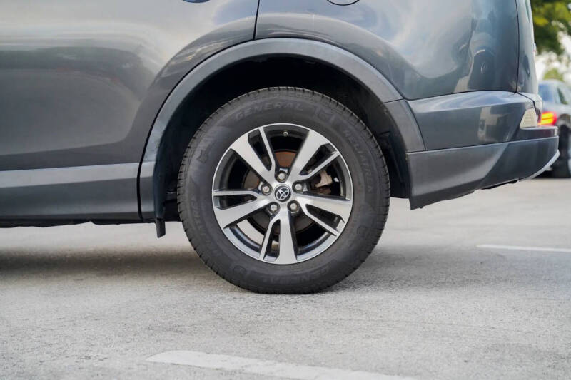 2017 Toyota RAV4 XLE