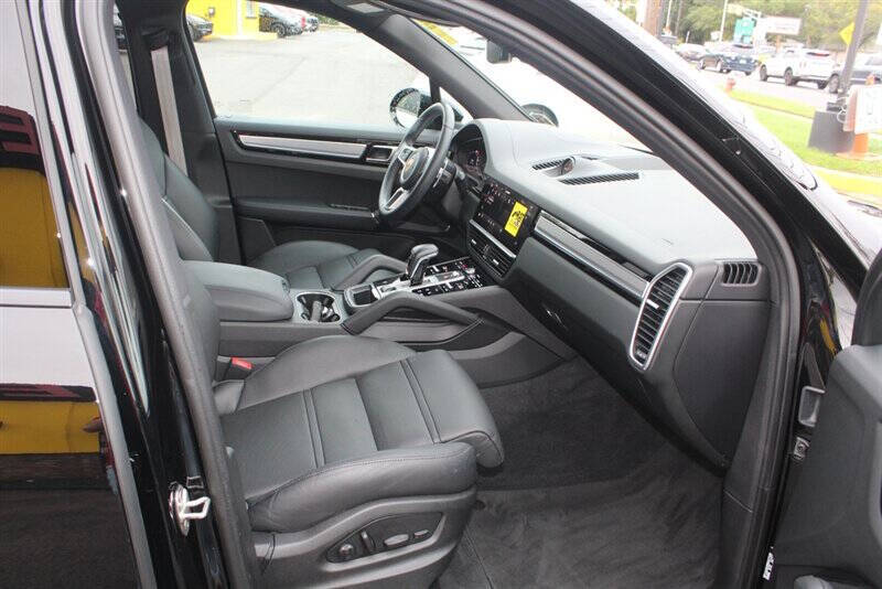 2022 Porsche Cayenne Platinum Edition