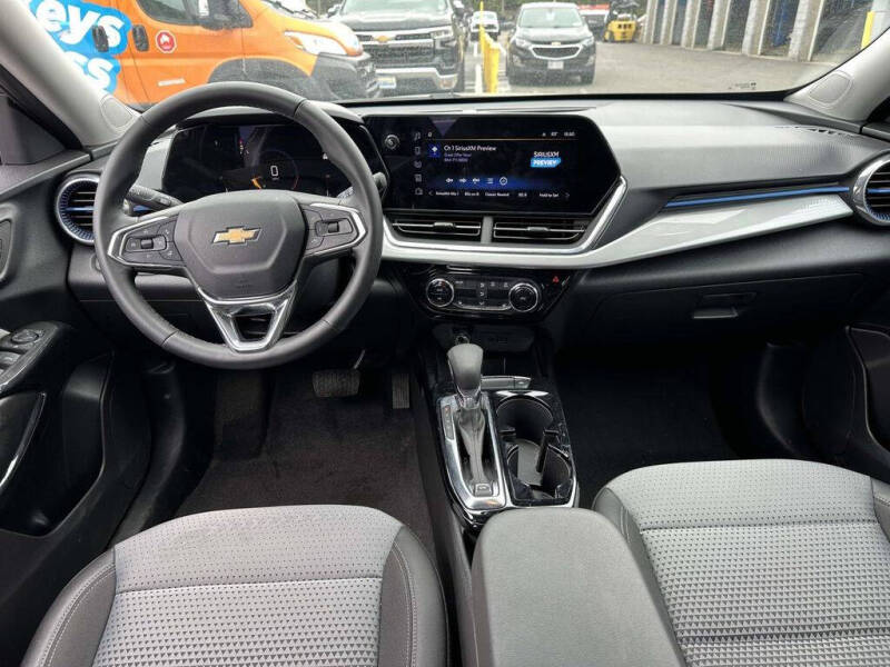 2025 Chevrolet Trax LT