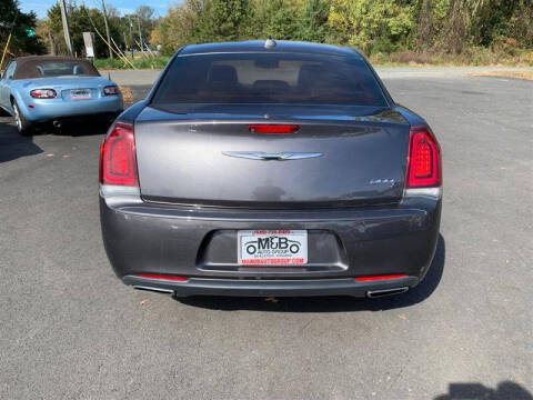 2018 Chrysler 300 S