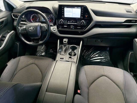 2021 Toyota Highlander LE