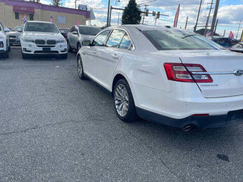 2017 Ford Taurus Limited