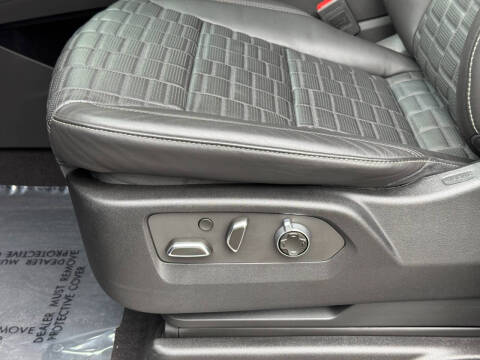 2024 Cadillac Escalade ESV Sport Platinum