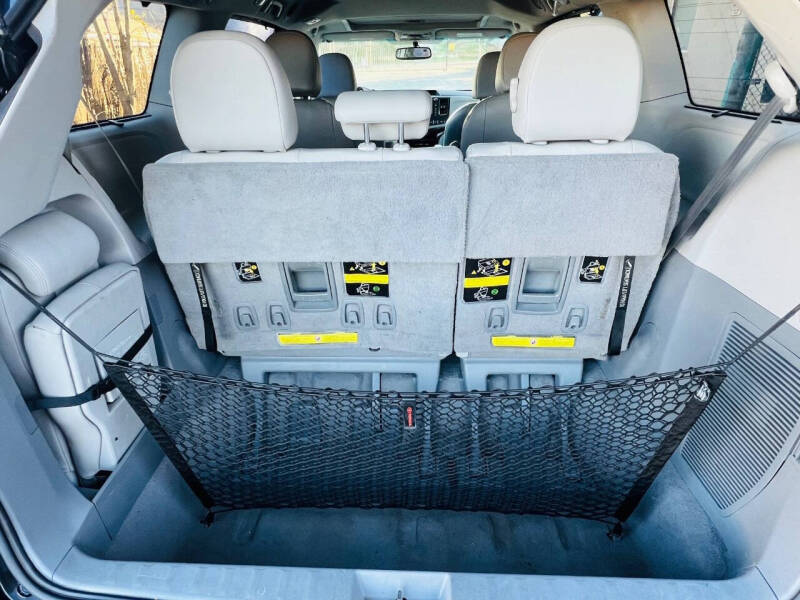 2011 Toyota Sienna XLE 8-Passenger