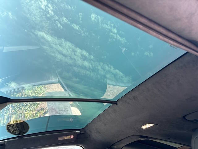2022 Tesla Model X 8