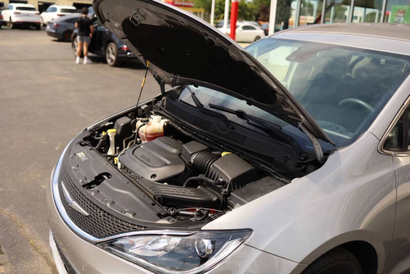 2020 Chrysler Pacifica Touring